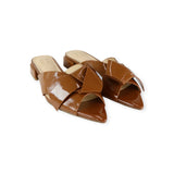 TAN FLAT